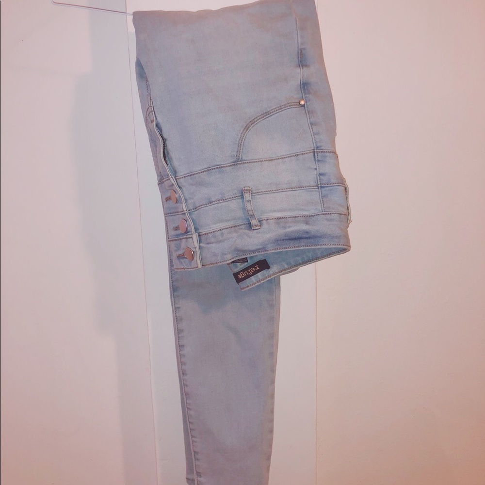 CHARLOTTE RUSSE High-Waisted Jeans